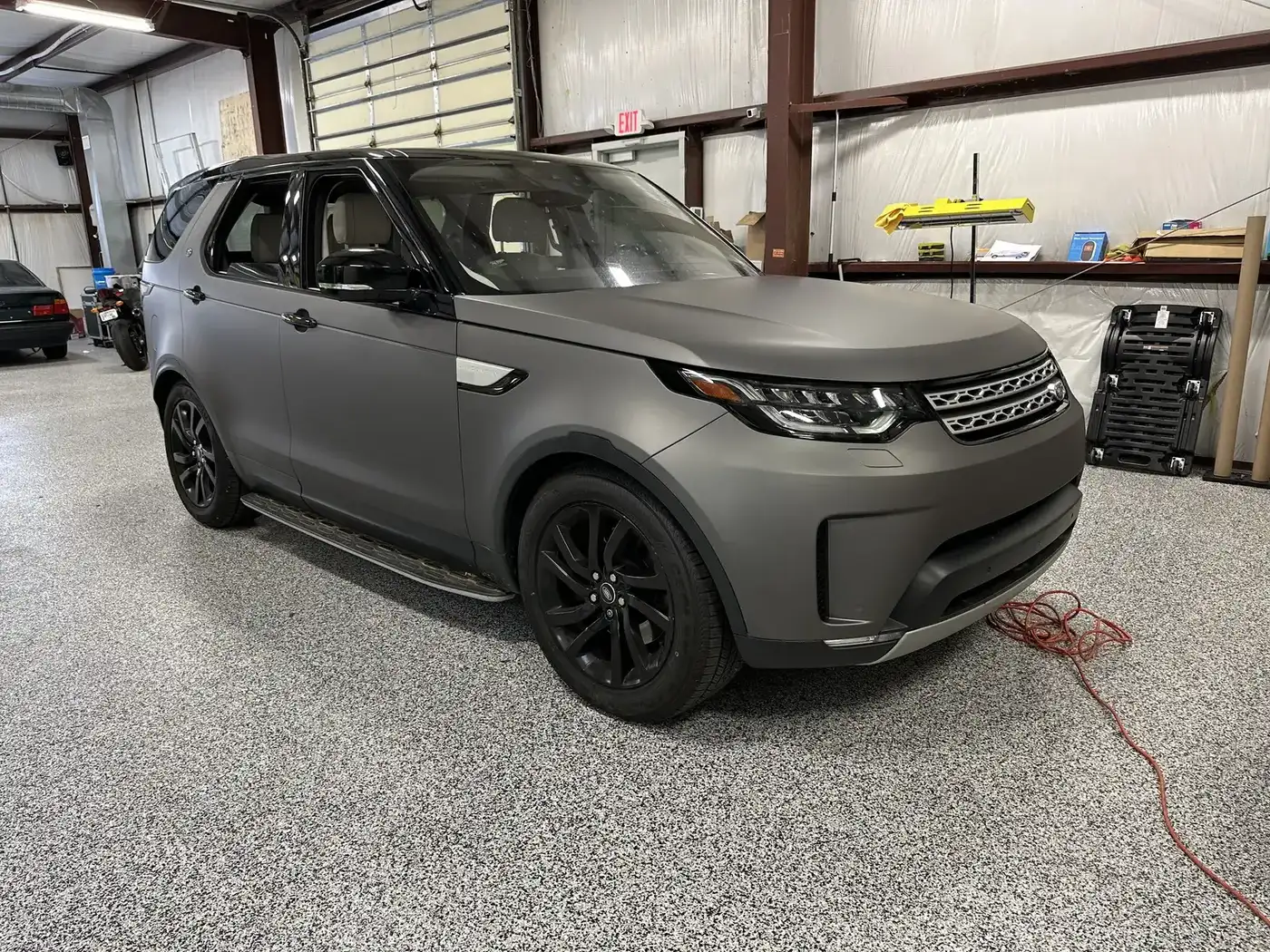 Matte gray full color change — Land Rover Discovery