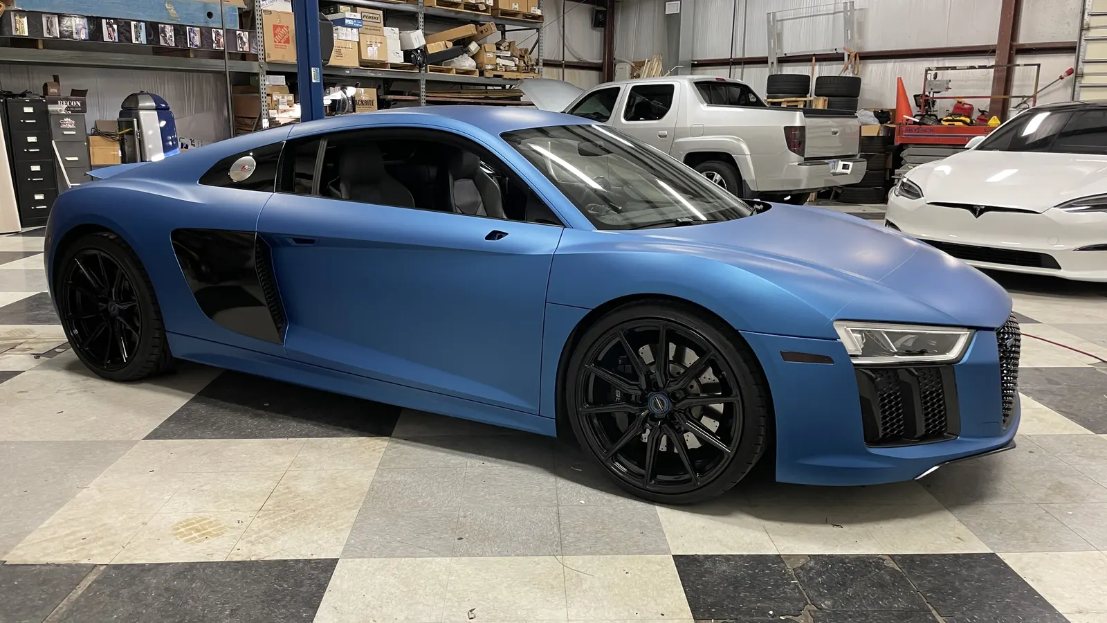 Matte blue metallic — Audi R8