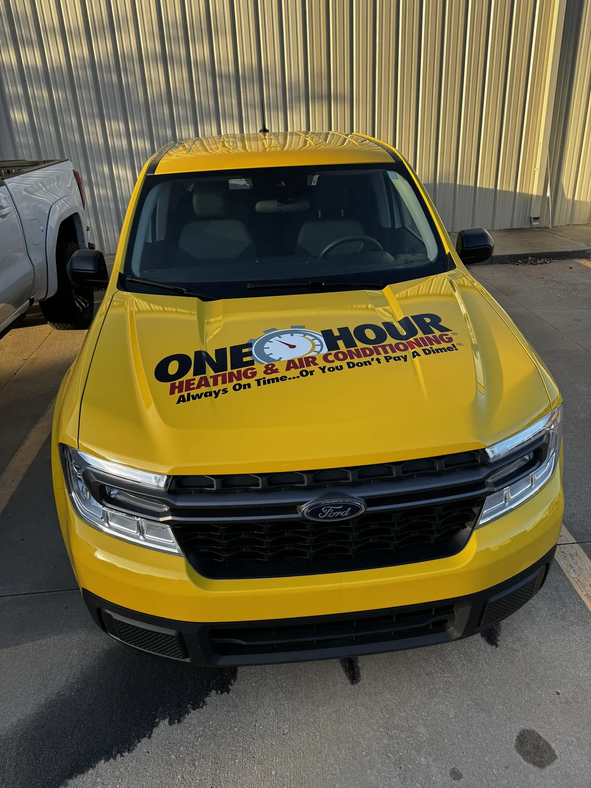 One Hour fleet — front graphics — Ford Maverick